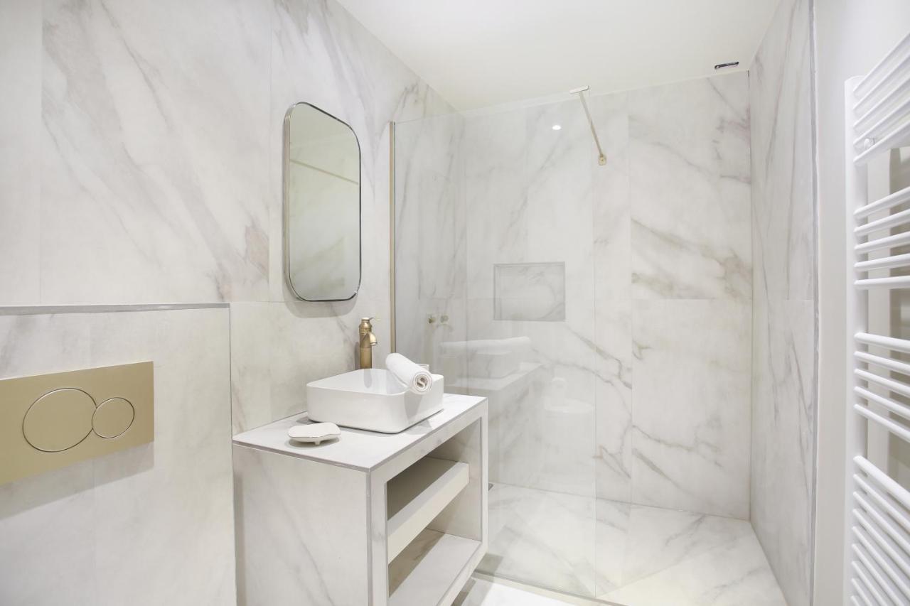 Residence In The Center Of Paris By Studio Prestige Экстерьер фото