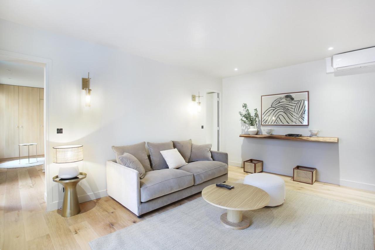 Residence In The Center Of Paris By Studio Prestige Экстерьер фото
